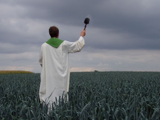 S'ils continuent à nous interdire les pesticides, nous n'aurons bientôt plus que cette solution pour protéger nos cultures...